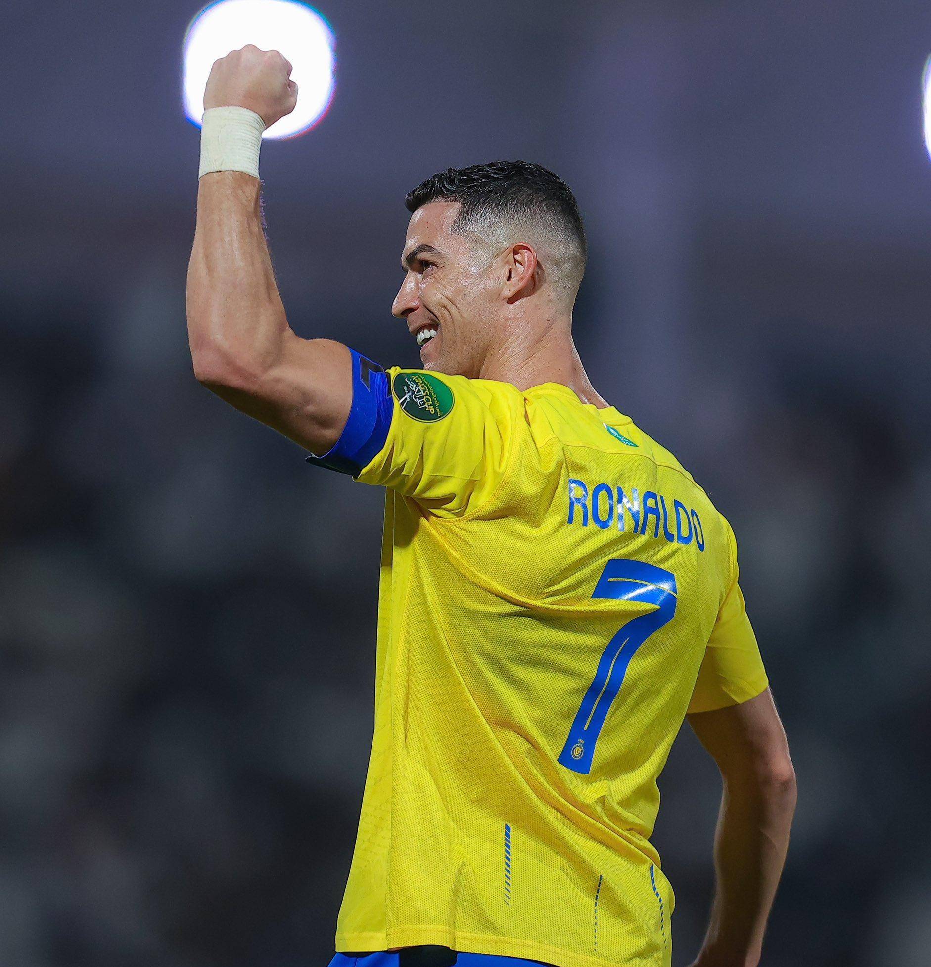 法兰克福4-3逆转科隆，伯卡特梅开二度，达胡德建功