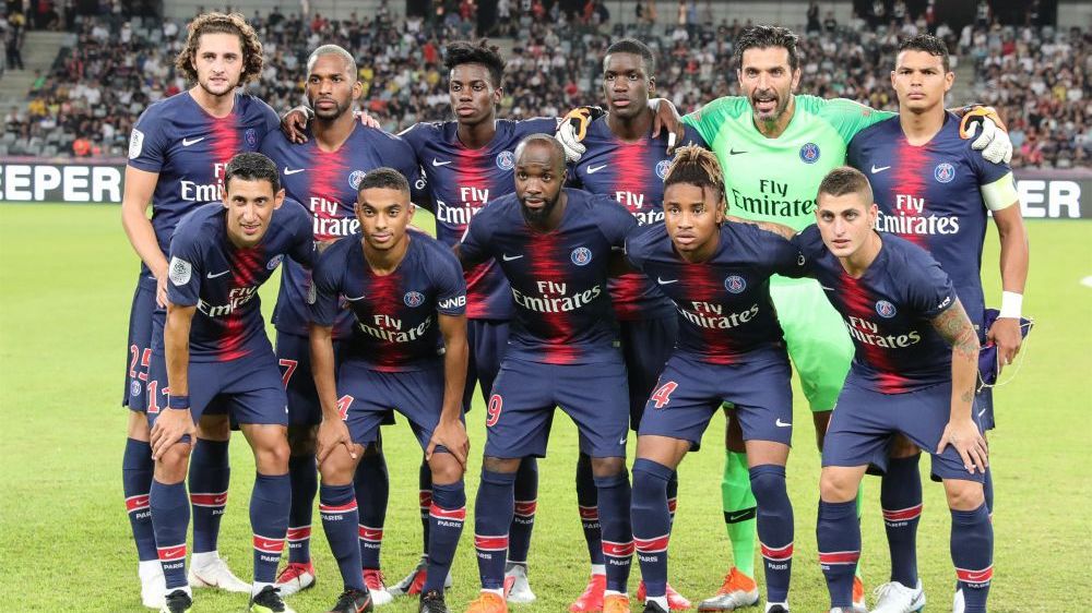 替补球员关键时刻助球队锁胜