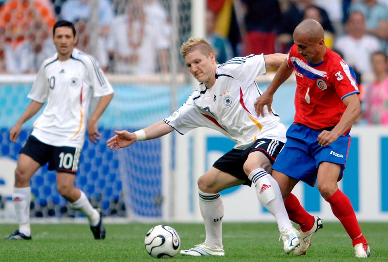 欧冠半场：艾尔尤努西开场70秒闪击，比利亚雷亚尔0-1哥本哈根