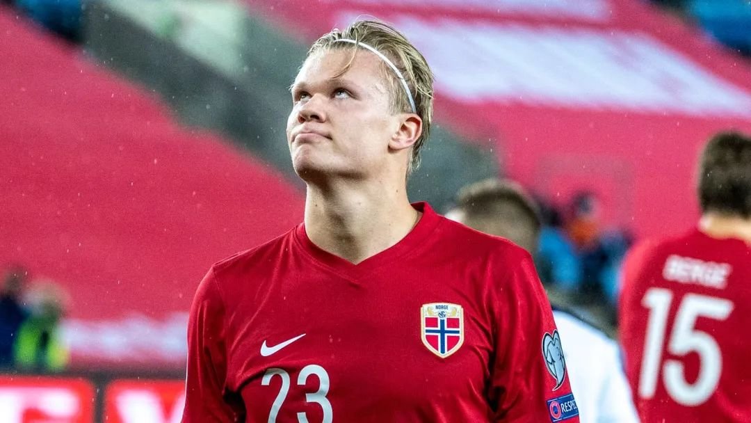 记者：在安古伊萨伤势确定后，那不勒斯立即瞄准了弗拉泰西