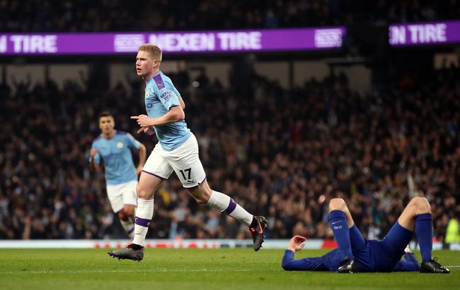 太阳vs马刺前瞻：布克对决福克斯，谁能带队延续连胜步伐？