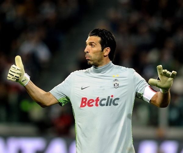 生涯最差一战！浓眉仅得2分，创出场超20分钟最低得分纪录